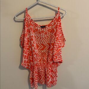 Tinley size large Pink and White Geometric Print Blouse